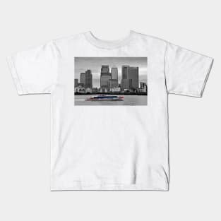 Canary Wharf London Docklands England UK Kids T-Shirt